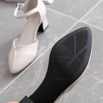 Baotou Sandály s tlustými podpatky, nový 2020 styl, jedním slovem opasek, kožené sandály, letní móda, léto