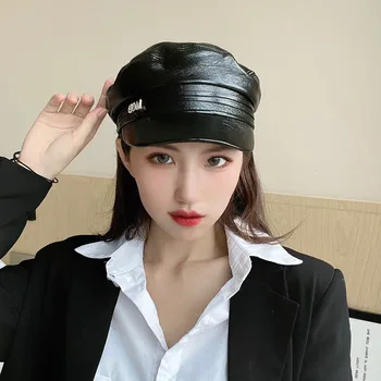 Japonský návrhář PU kůže navy klobouk ženské podzimní a zimní čistý červené drahokamu baret ženy korejské osmiboká klobouk žen