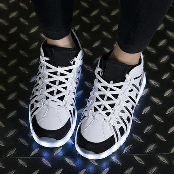 Nové Pánské Ležérní Boty Krajky Muži Tenisky LED Šumivé Boty Pohodlné Svítící Tenisky Feminino Zapatos Unisex Boty Deska
