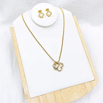 Nové Vzory Pro Ženy Double Lucky Clover Kříž Náhrdelník z Nerezové Oceli Sada Zlaté a Stříbrné Barvy Náušnice Šperky Dárek