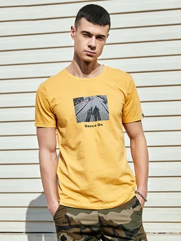 Značka Kuegou 2020 Letní nového produktu Mužů znaky módní tištěné T-shirt In style kulatý límec krátký rukáv T-shirt UT-09328